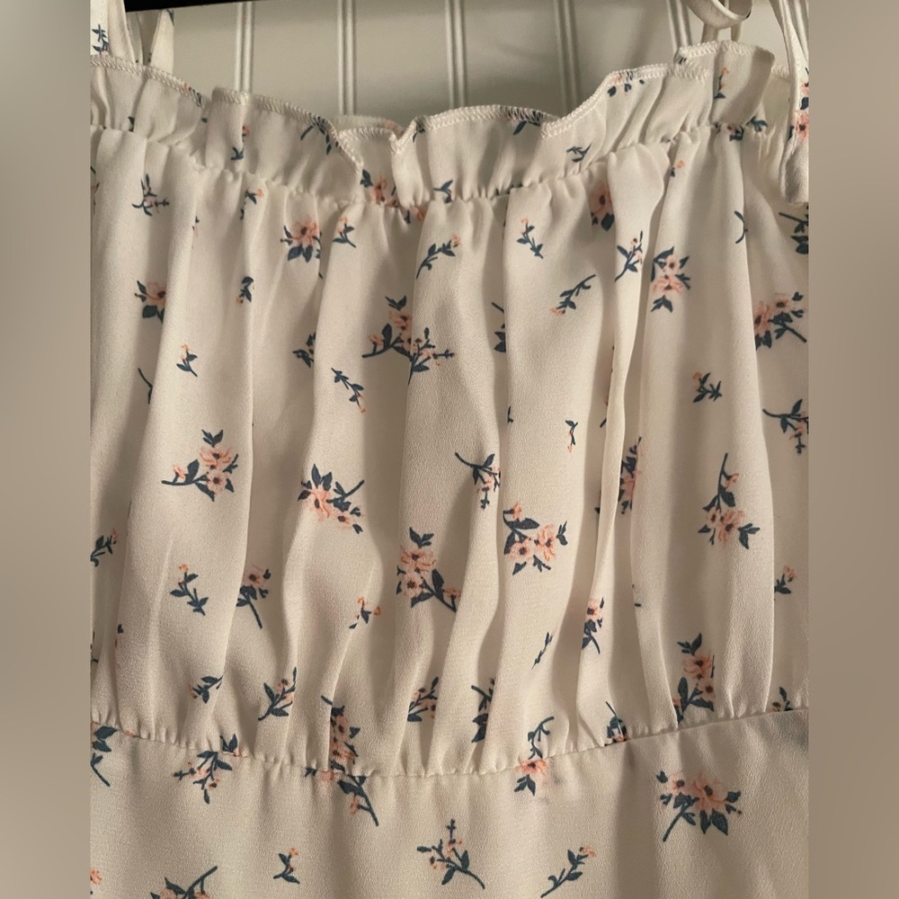 Lulu’s white floral print shoulder tie dress - Picture 5 of 9